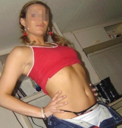 Nana très cochonne pour une fellation sur Beauvais Nana très cochonne pour une fellation sur Beauvais