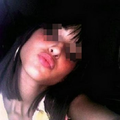 Grosse pétasse de Gennevilliers pour une fellation complète Grosse pétasse de Gennevilliers pour une fellation complète