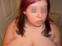 Charmante jeune femme sur Boulogne-Billancourt pour une pipe