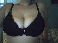 Jolie jeune Femme a envie de sucer de beaux membres sur Albi