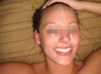 Assez jolie fille aimant la pipe sans capote