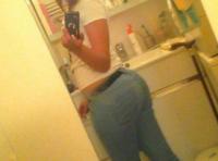 Grosse chaudasse recherchant un beur musclé à Nîmes avec qui baiser