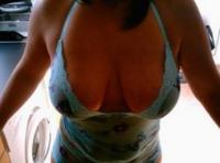 Belle fille désire pomper de grosses queues à Lyon