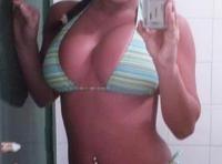 Gobeuse de couilles désire une pine circoncise à lécher à Amiens